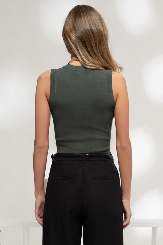 Sleeveless Round Neck Knit Top