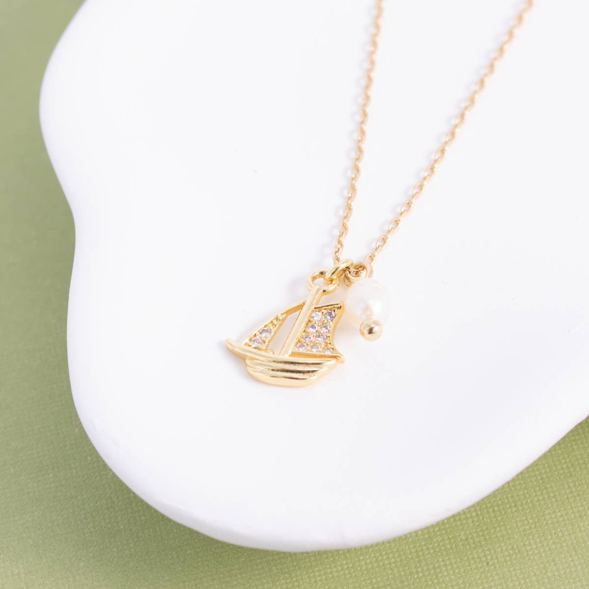 Splendid Iris - Pavé Sailboat Pendant Necklace with Freshwater Pearl: Gold