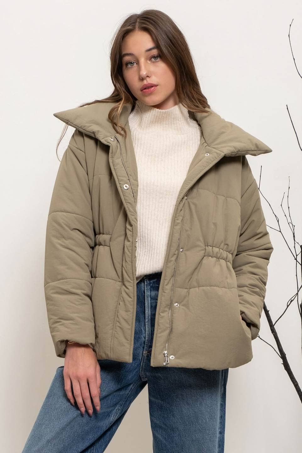 Puffer Jacket in Light Olive