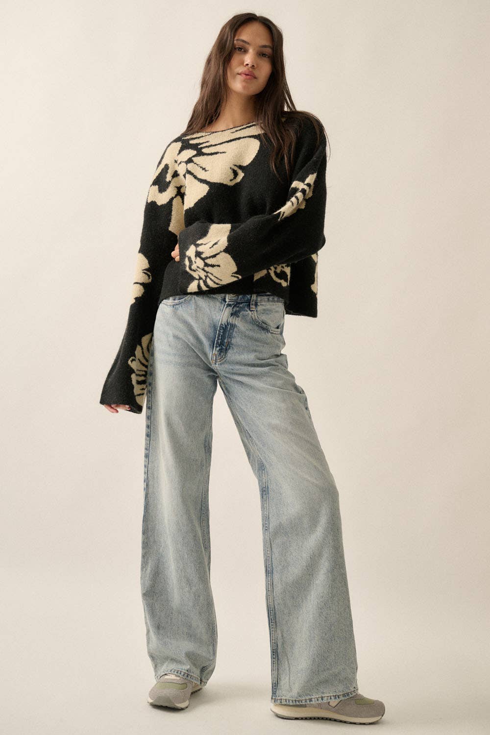 Solid Contrasting Floral Sweater: Black