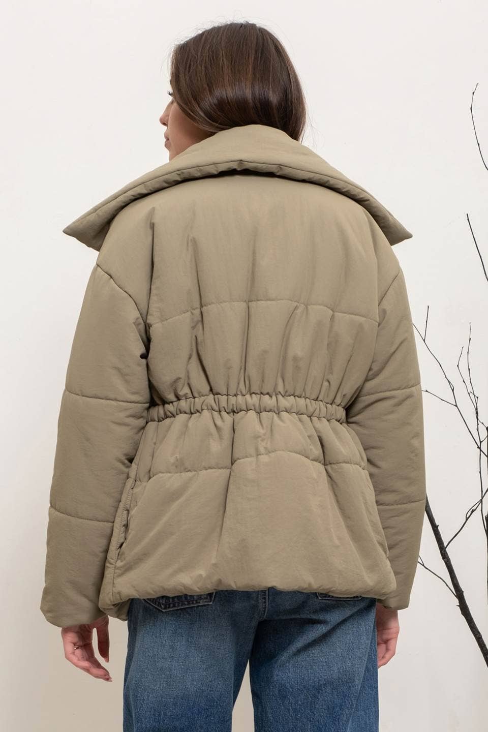 Puffer Jacket in Light Olive