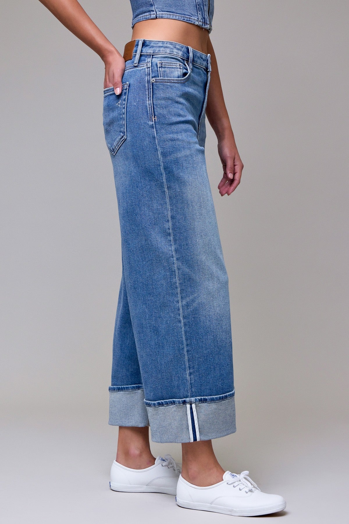 Medium Dark Clean Stretch Wide leg