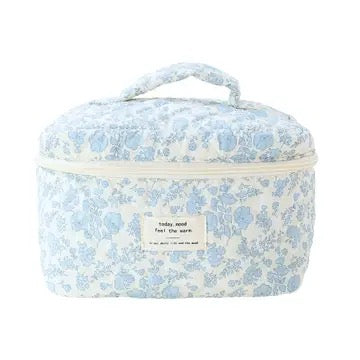 Mari & Belle - Large Blue Flower Quilted Makeup Bag