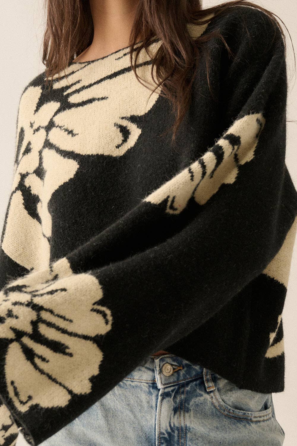 Solid Contrasting Floral Sweater: Black