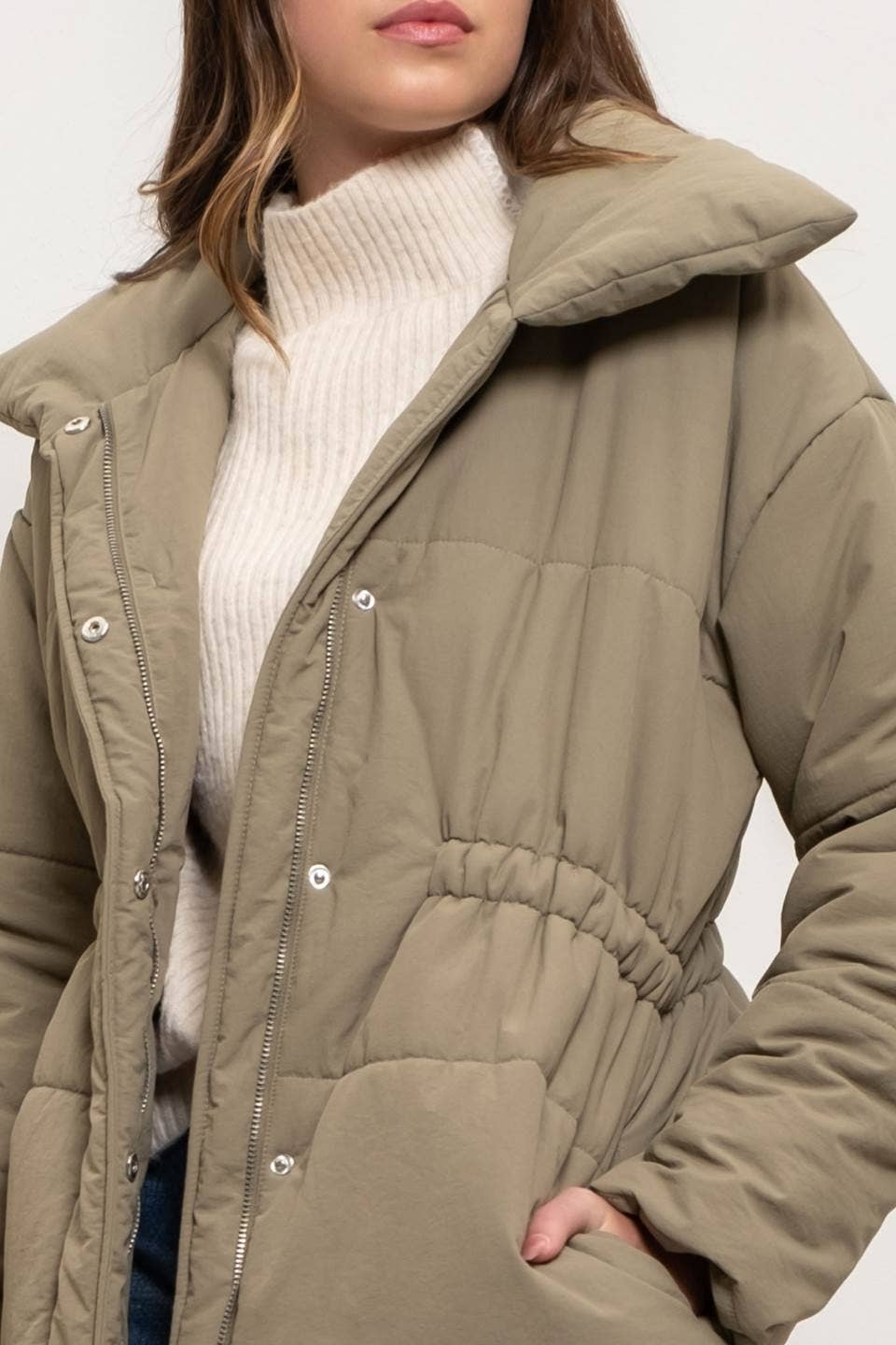 Puffer Jacket in Light Olive