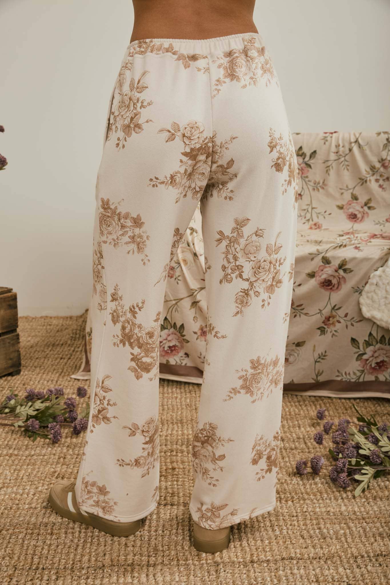FLORAL TOILE WIDE LEG KNIT LOUNGE PANTS : KHAKI MULTI