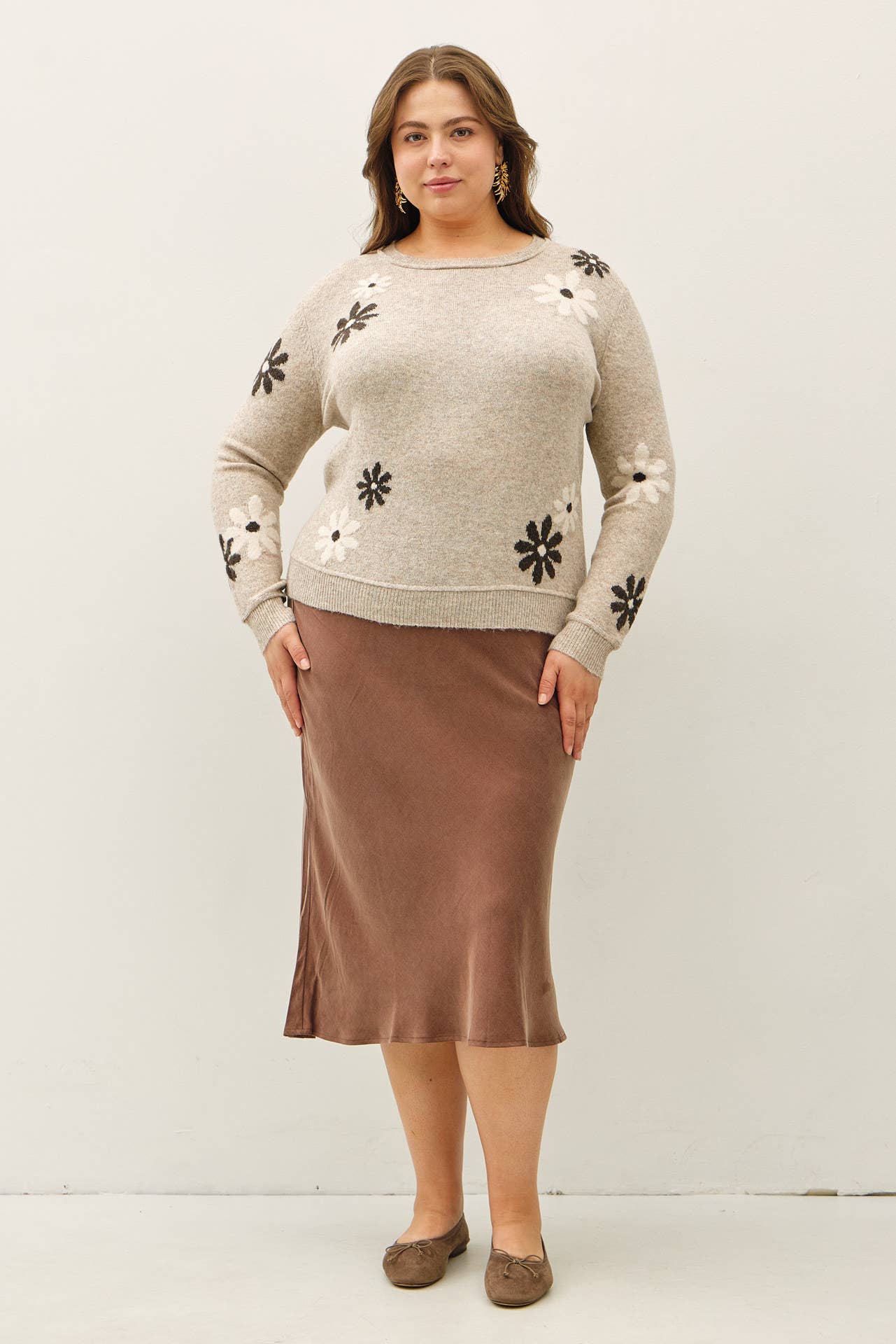 WOOL BLEND FLORAL ACCENT SWEATER