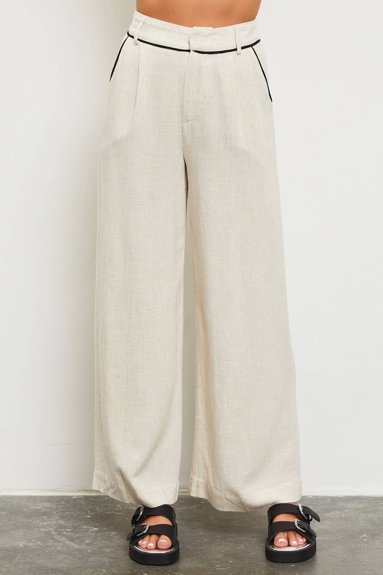 Contrast Piping Straight Pant