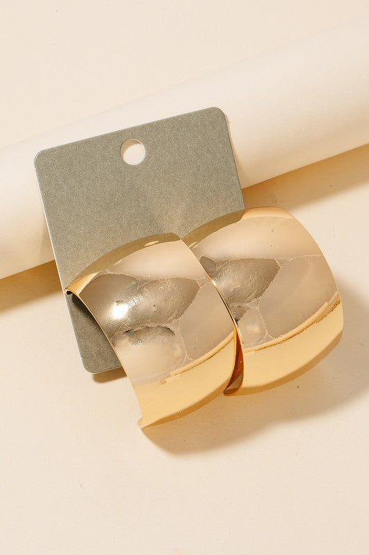 Bulky Wide Metallic Curve Earrings