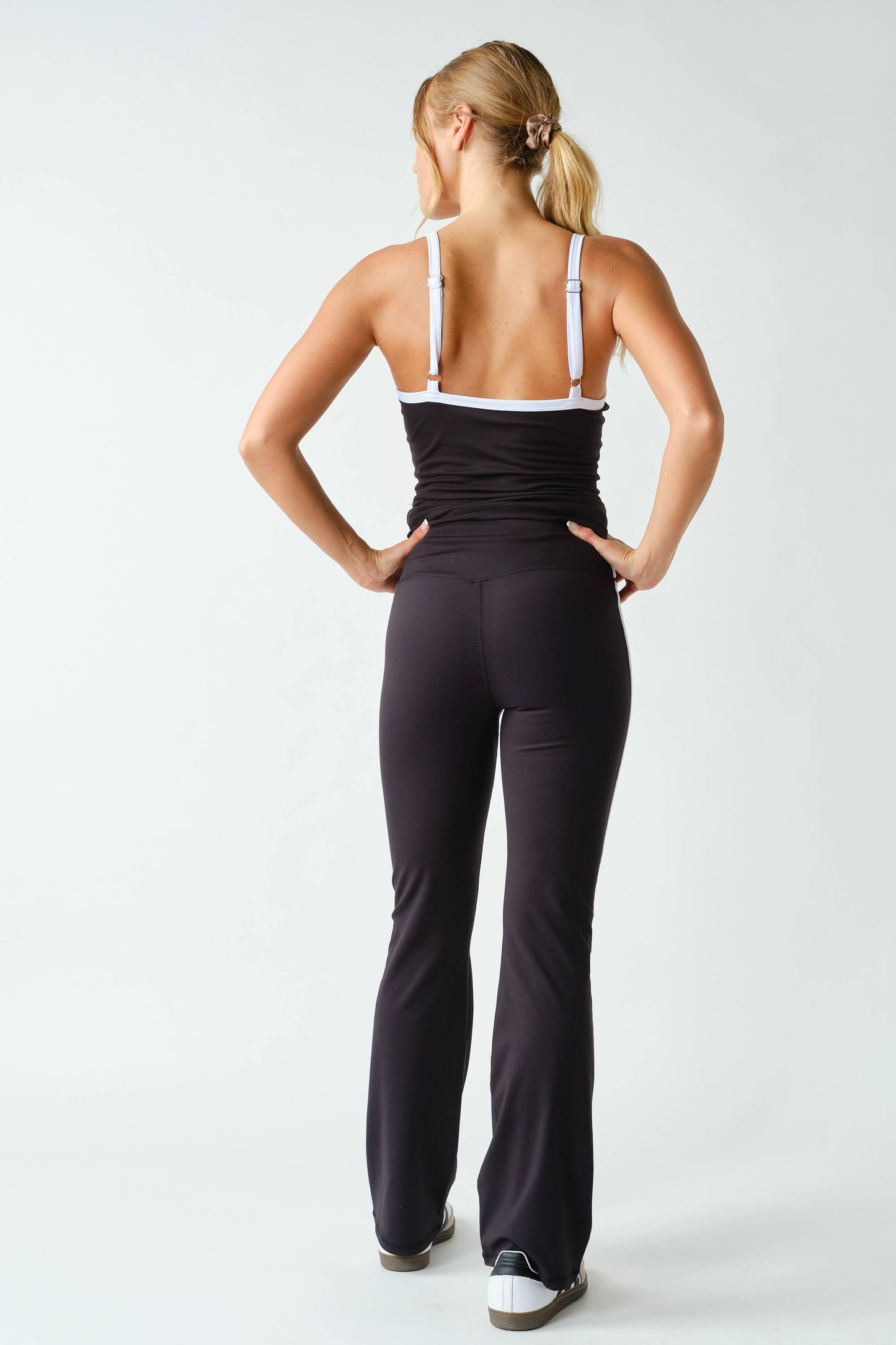 Sculpted Outline Tank Top: Black