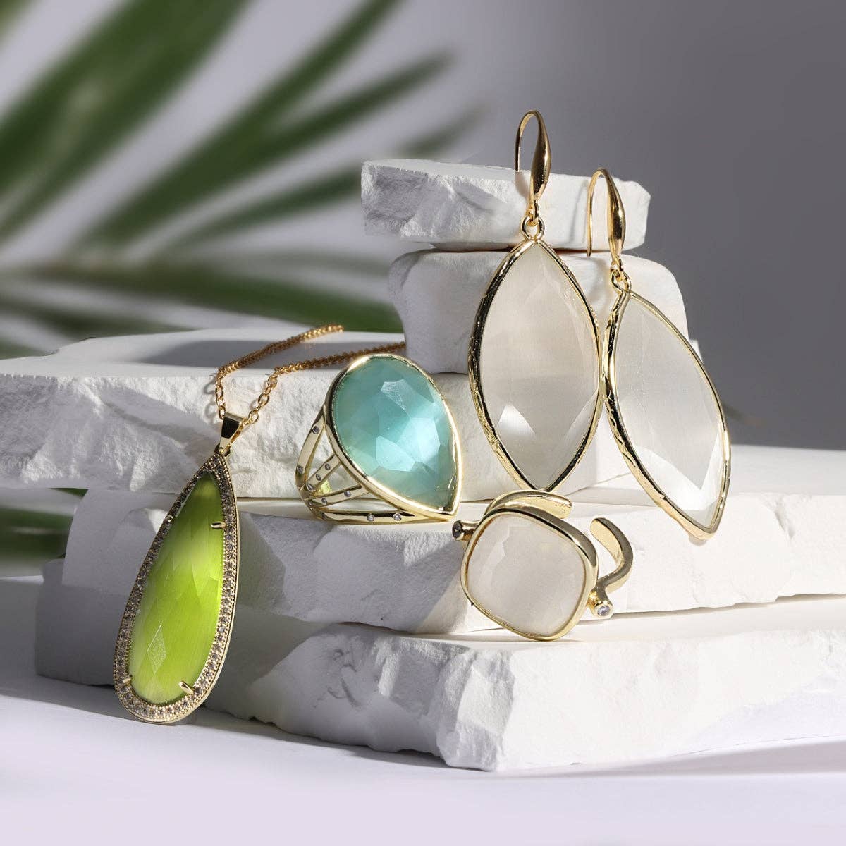 Splendid Iris - Ms. Reliability Square Stone Ring: White