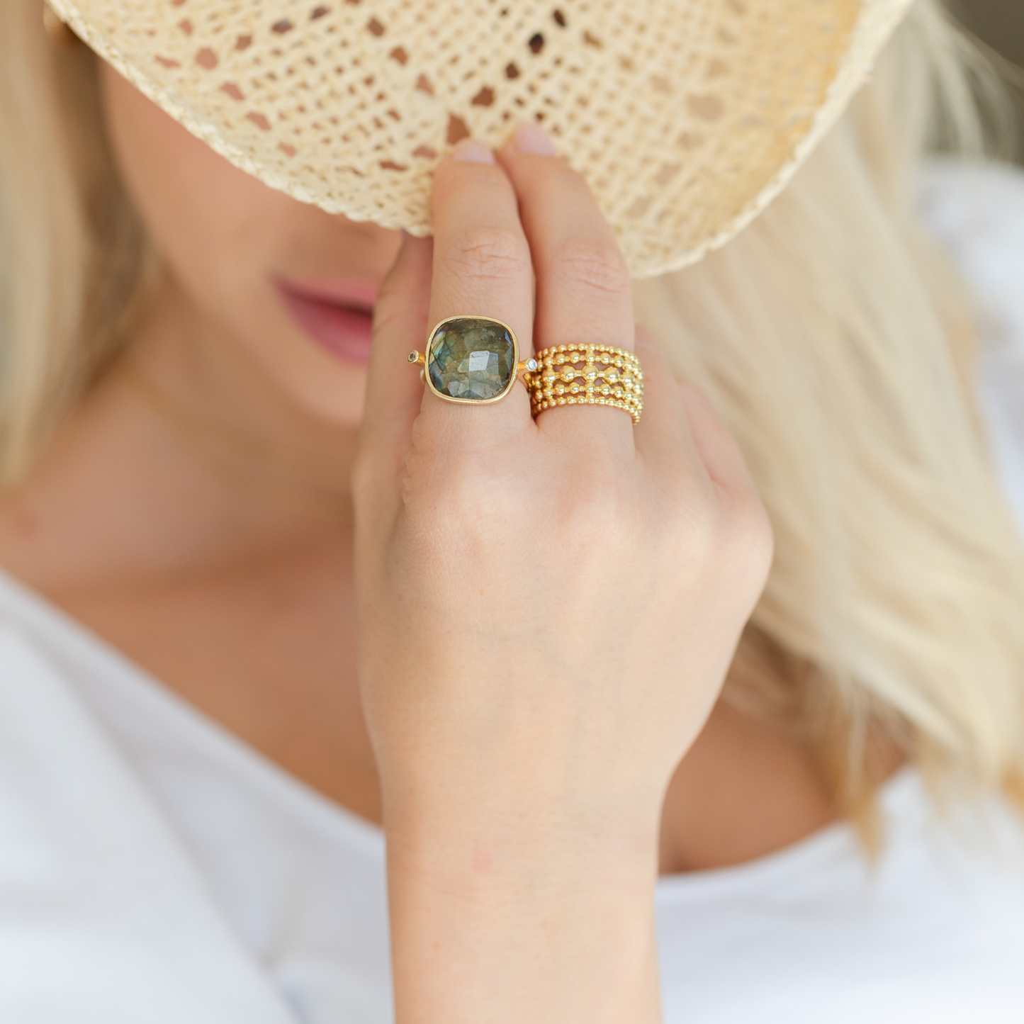 Splendid Iris - Ms. Reliability Square Stone Ring: White