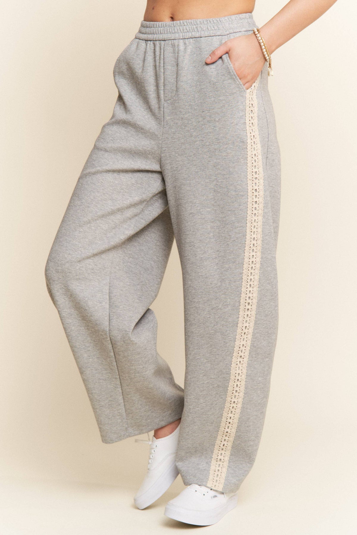 J.NNA - Crochet Trim Loose Fit Barrel Sweatpants: Mocha / L