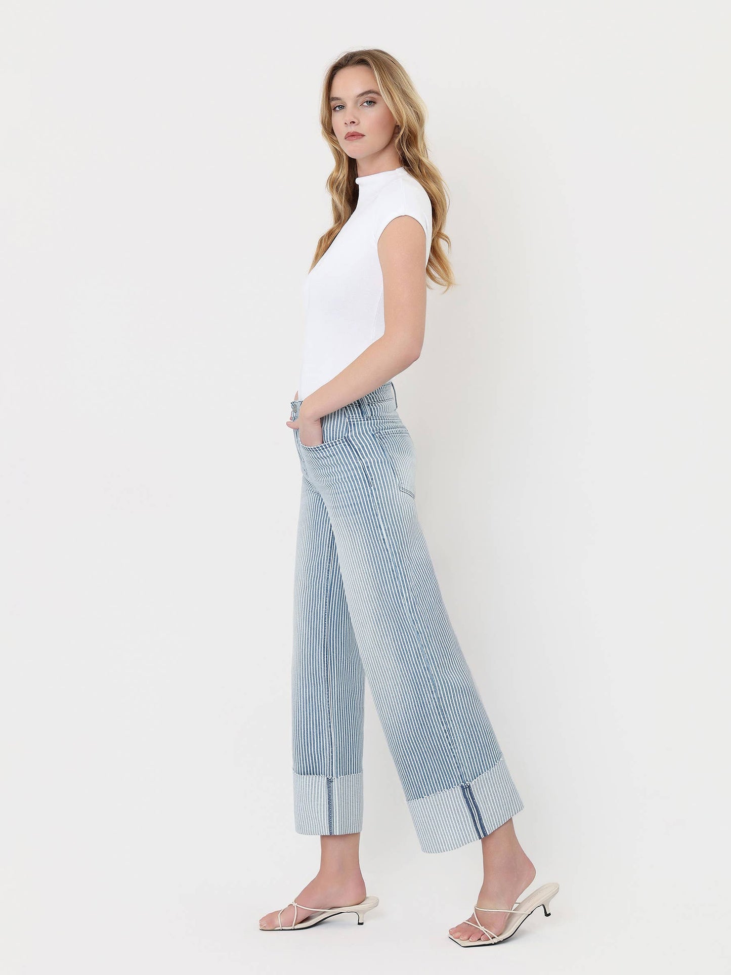 HIGH RISE CUFFED STRIPED CROP WIDE JEANS V3859STN: STRIPE