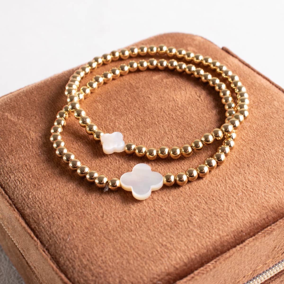 Splendid Iris - 4mm Bracelet With Shell Quatrefoil Accents