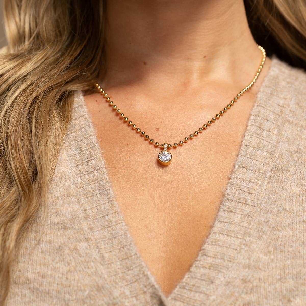 Splendid Iris - Bold in Style CZ Pendant Necklace: Gold