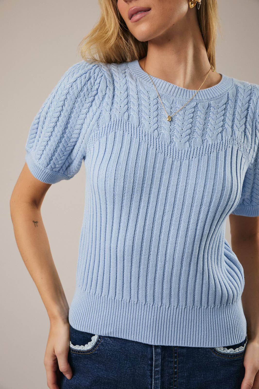 Sunday Edition by LE LIS - ROUND NECK PUFF SHORT SLEEVE CABLE SWEATER: APRICOT / L