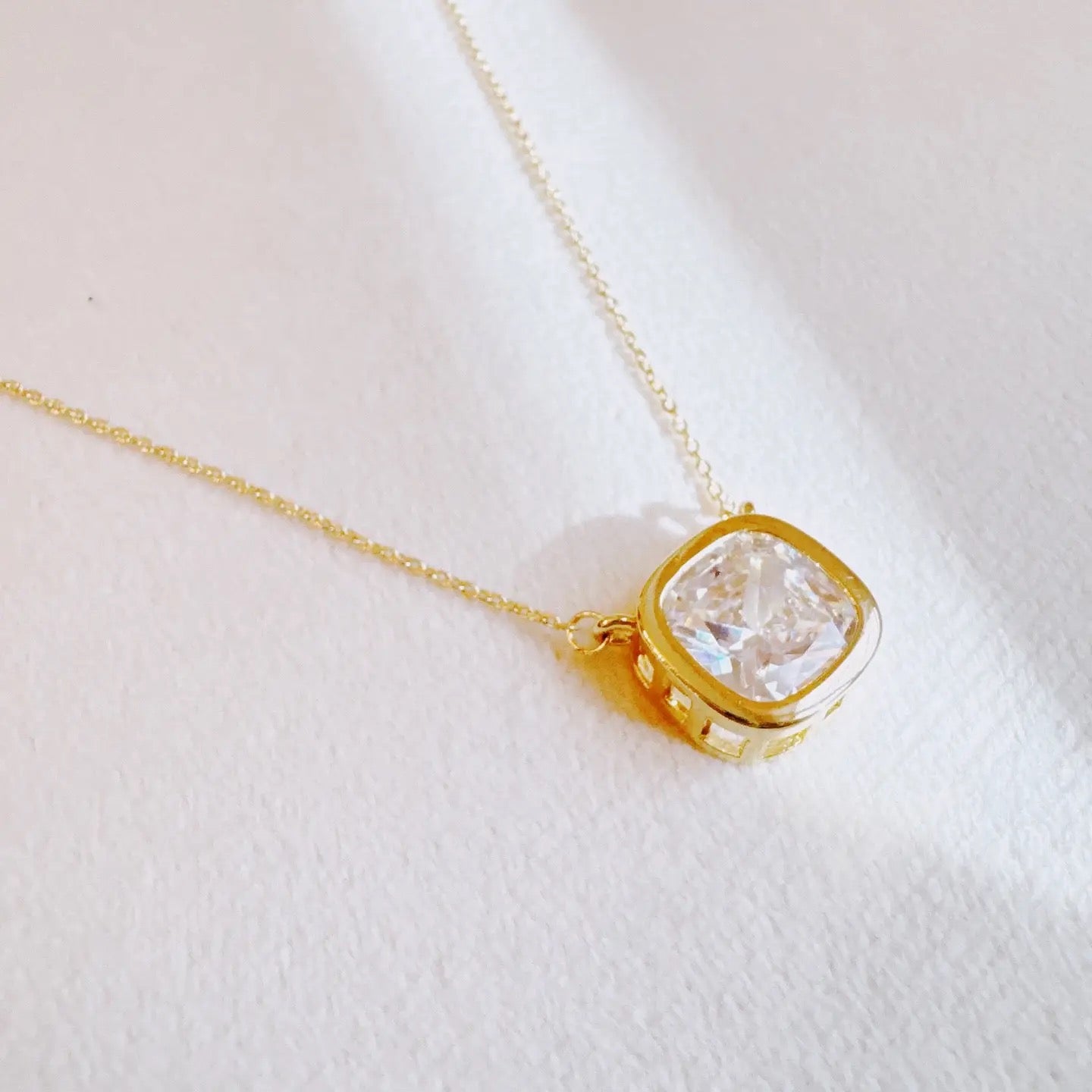 Dainty Single Pearl Necklace