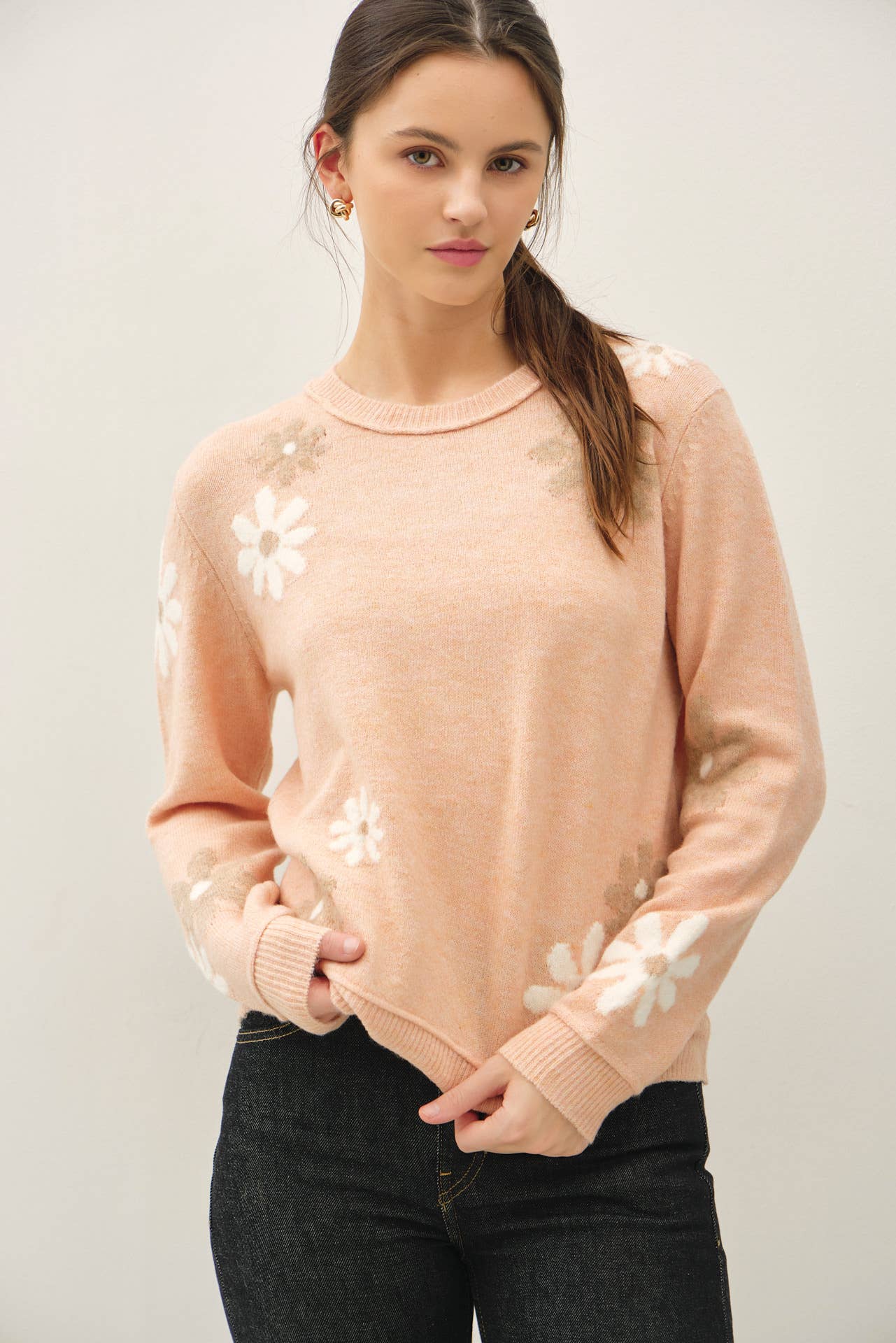 Be Cool - WOOL BLEND FLORAL ACCENT SWEATER: NAVY / M