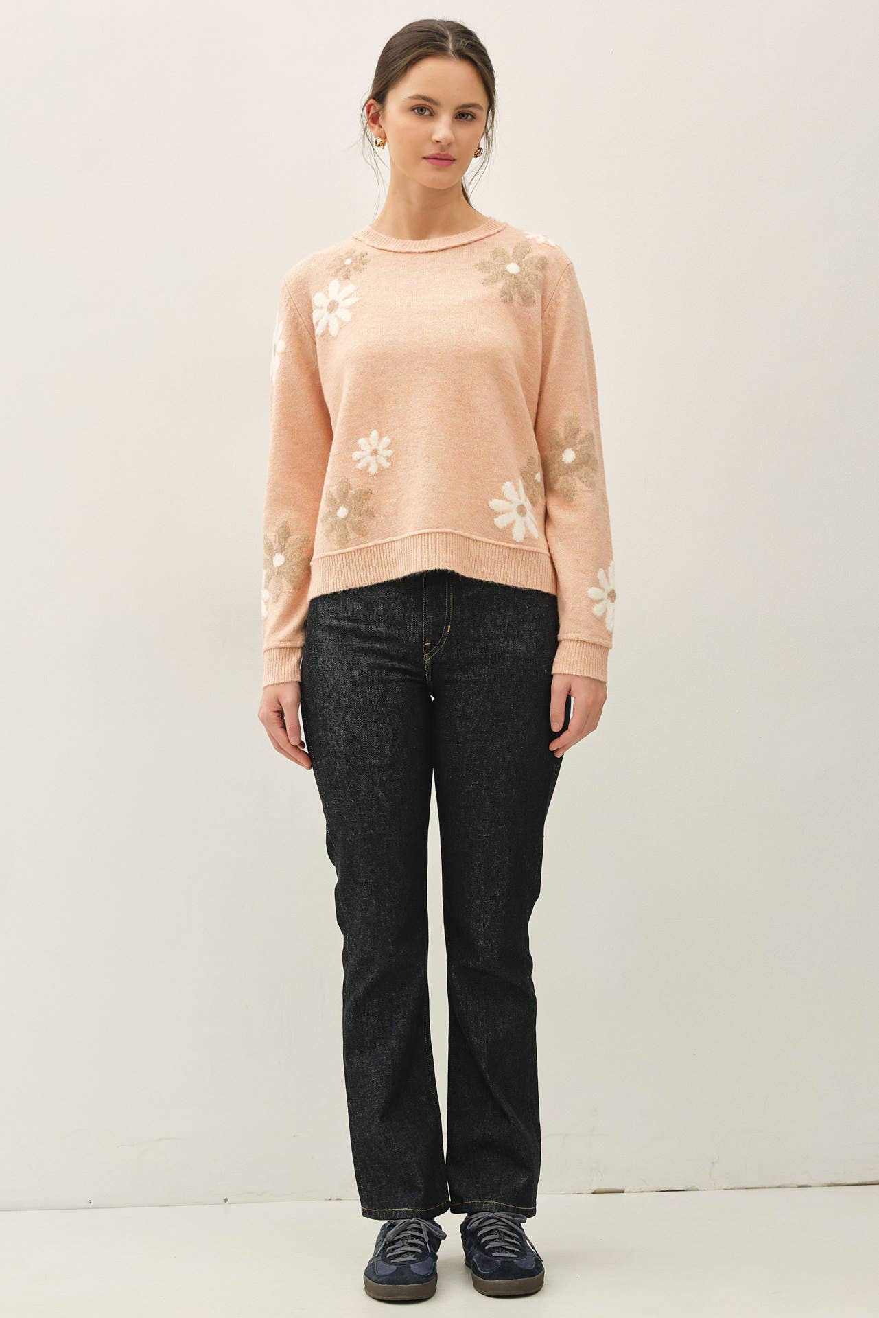Be Cool - WOOL BLEND FLORAL ACCENT SWEATER: NAVY / M