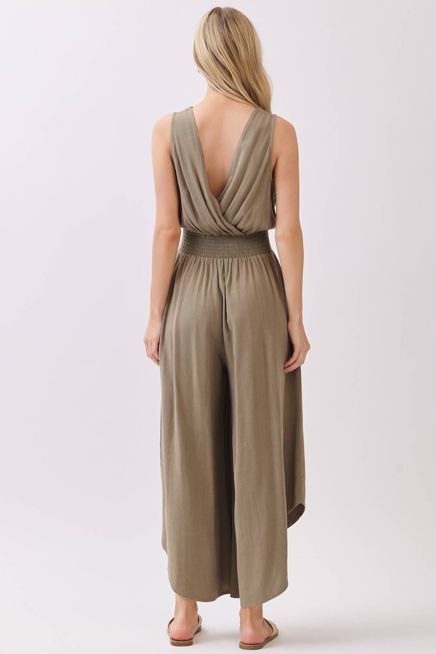 Final Touch - Solid V-Neck Surplice Sleeveless Jumpsuit - VNJU60256A4: Vintage Olive / L