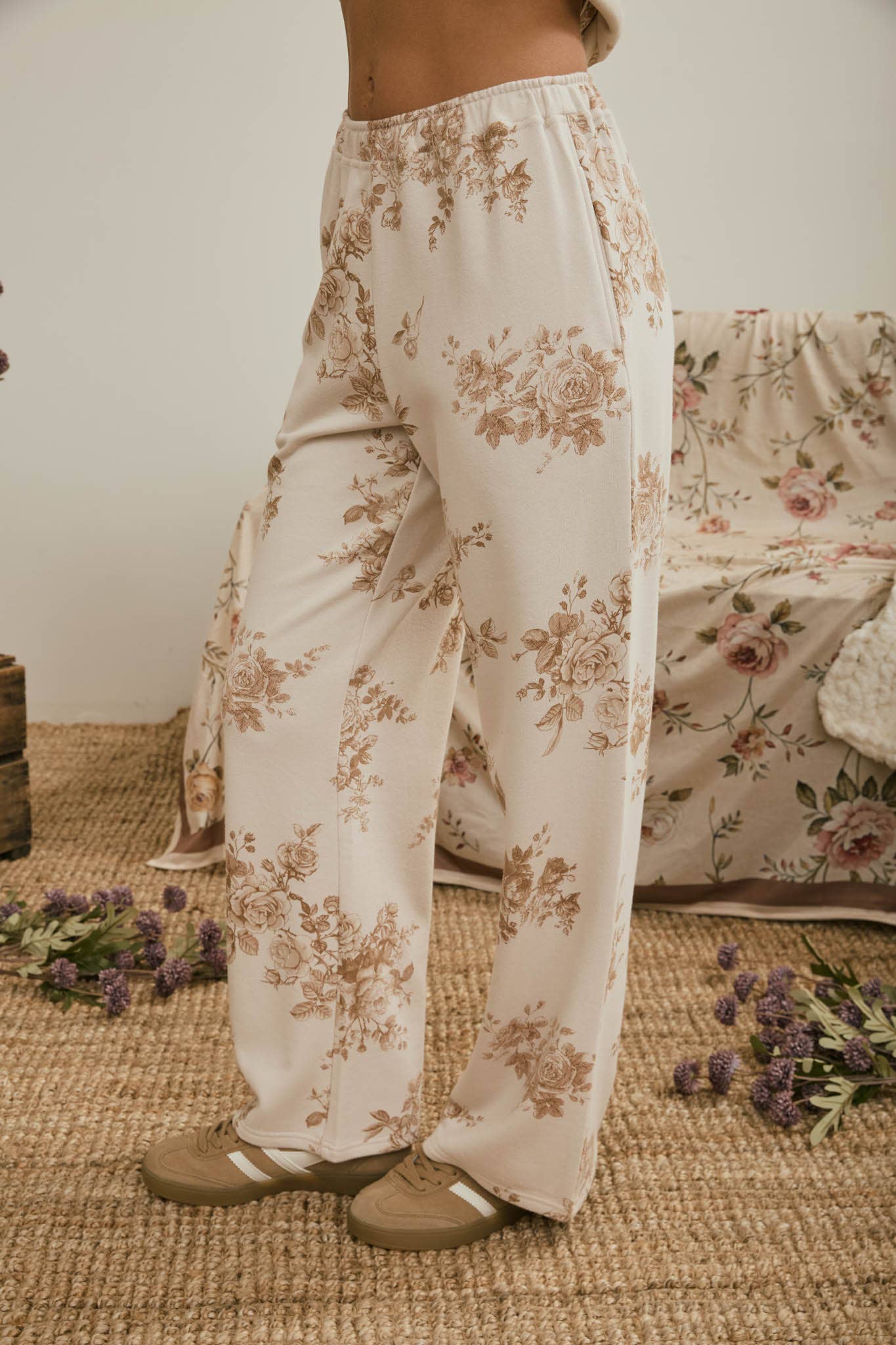 FLORAL TOILE WIDE LEG KNIT LOUNGE PANTS : KHAKI MULTI