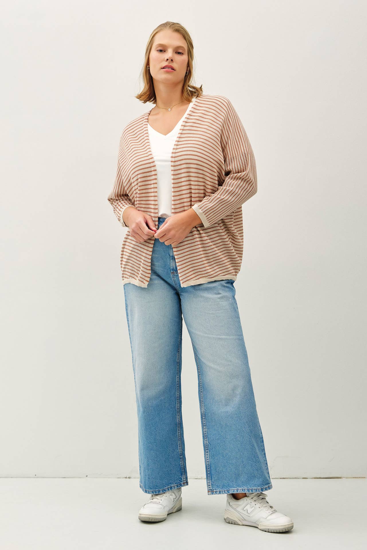 STRIPED DOLMAN SLEEVE OPEN CARDIGAN: Auburn