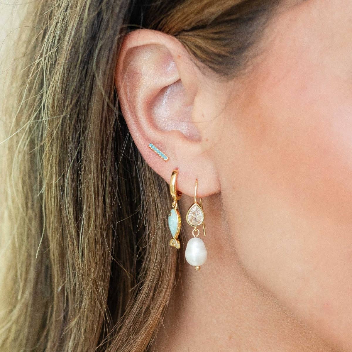 Splendid Iris - Light Blue Pavé Bar Studs On Velvet Tag: Light Blue